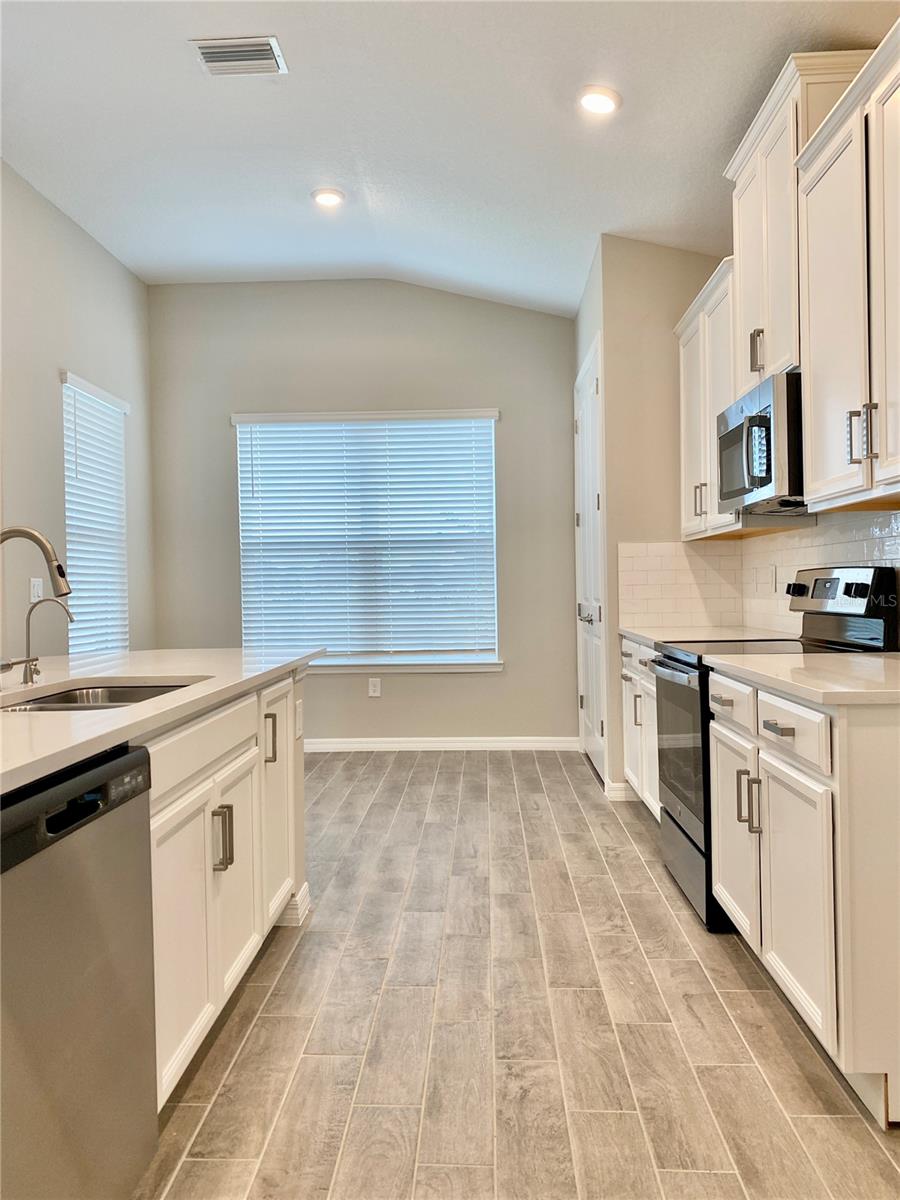33879 ASTORIA CIR — photo 8