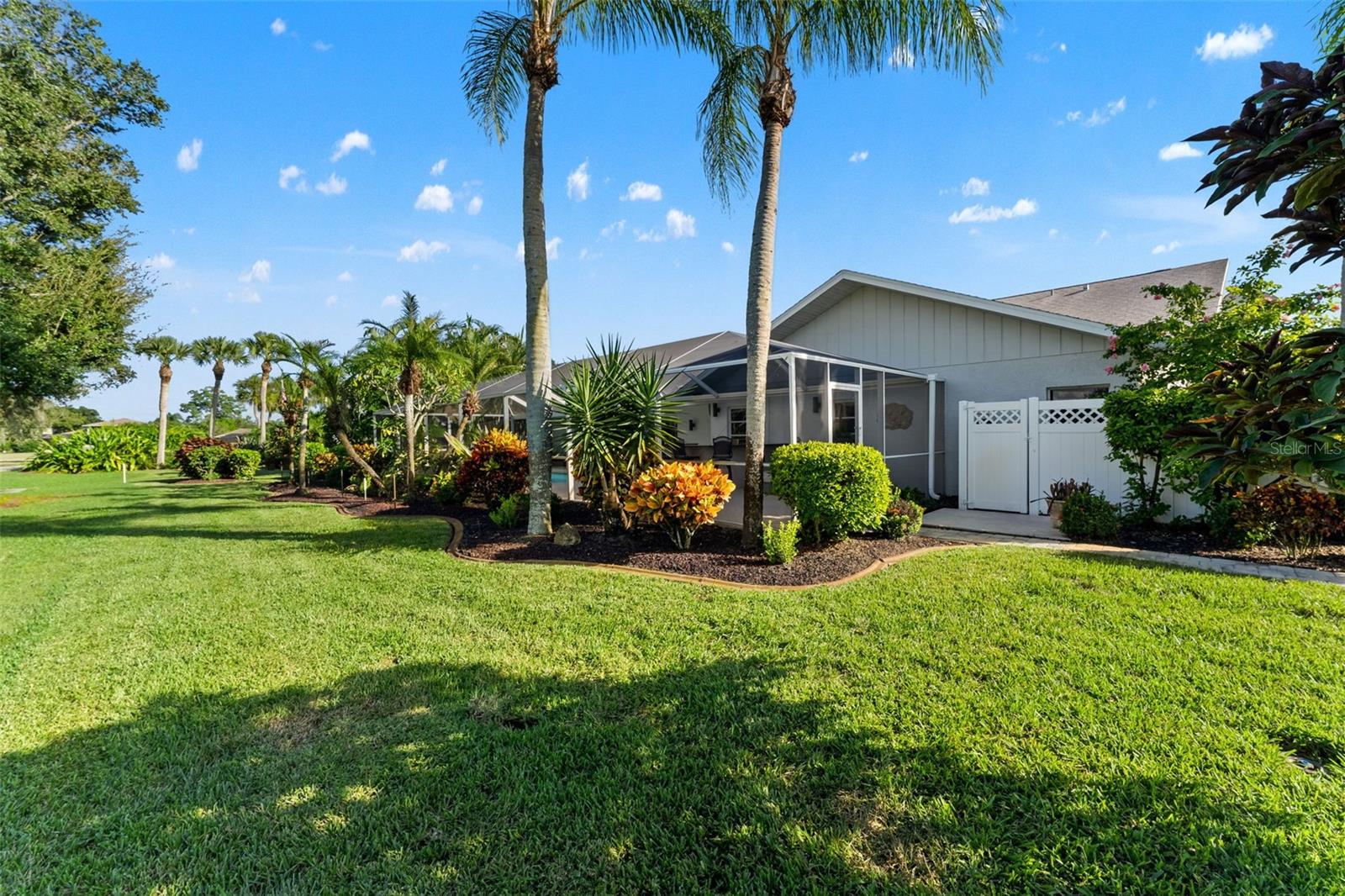 966 N DORAL LN — photo 55