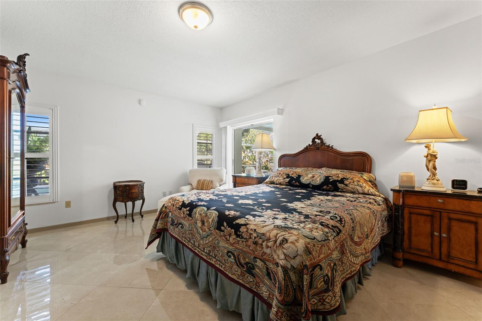 966 N DORAL LN — photo 36