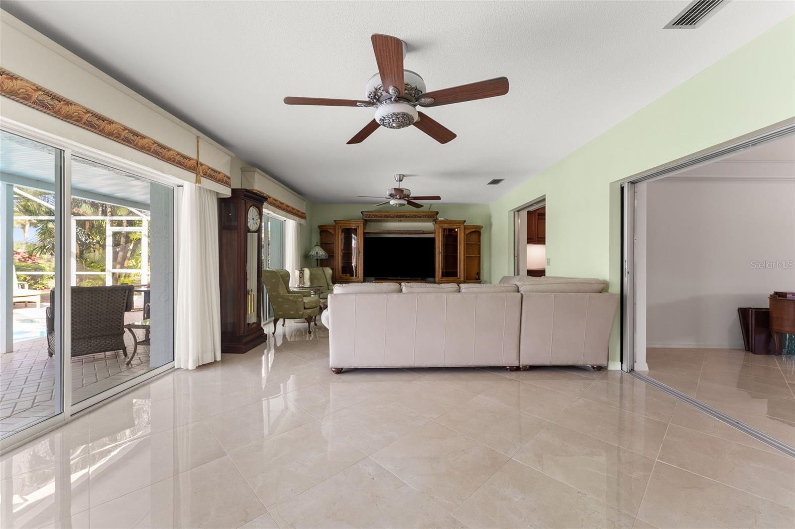 966 N DORAL LN — photo 29