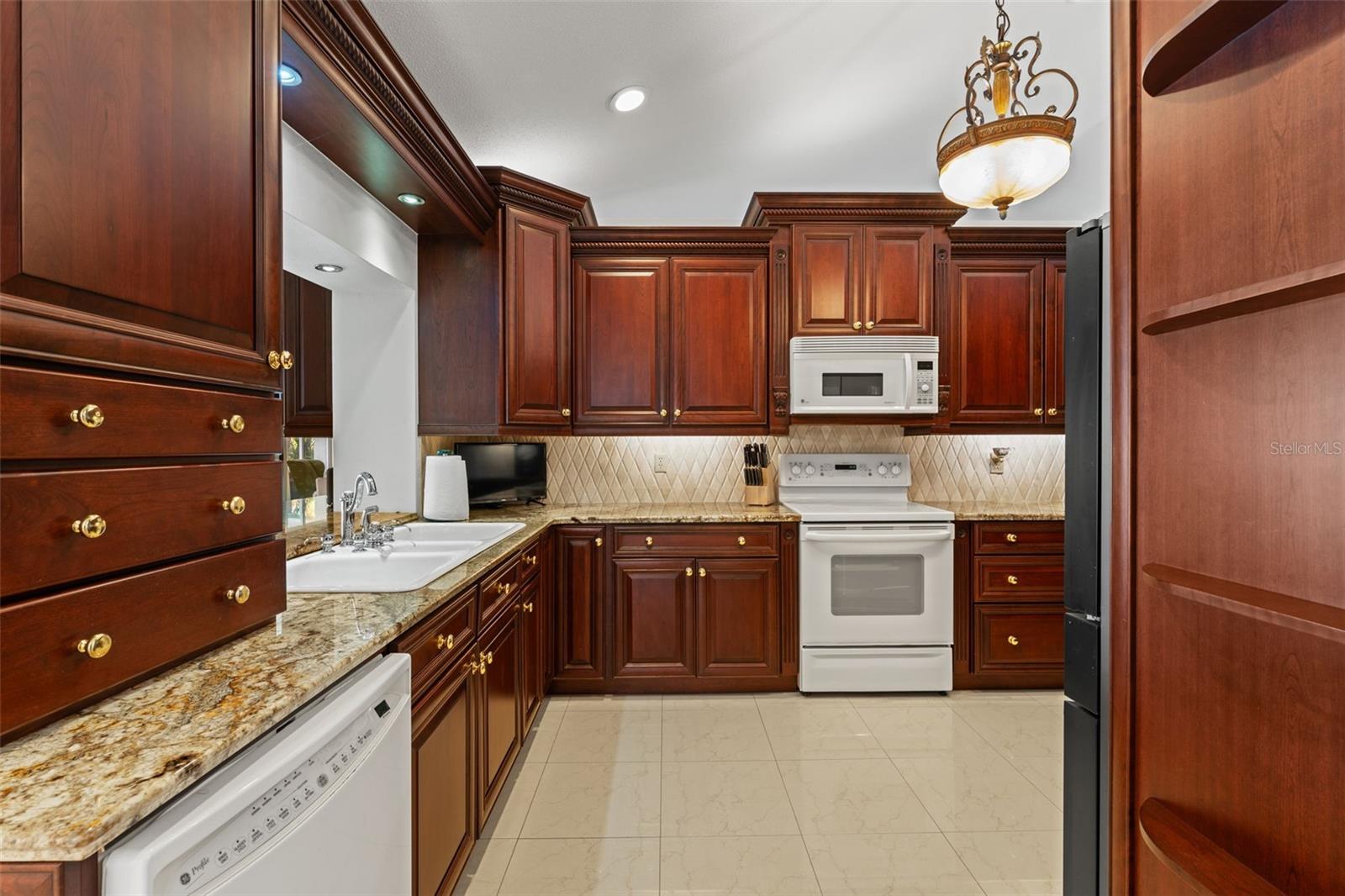 966 N DORAL LN — photo 19