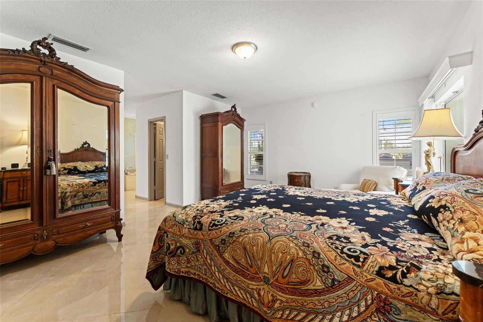 966 N DORAL LN — photo 37