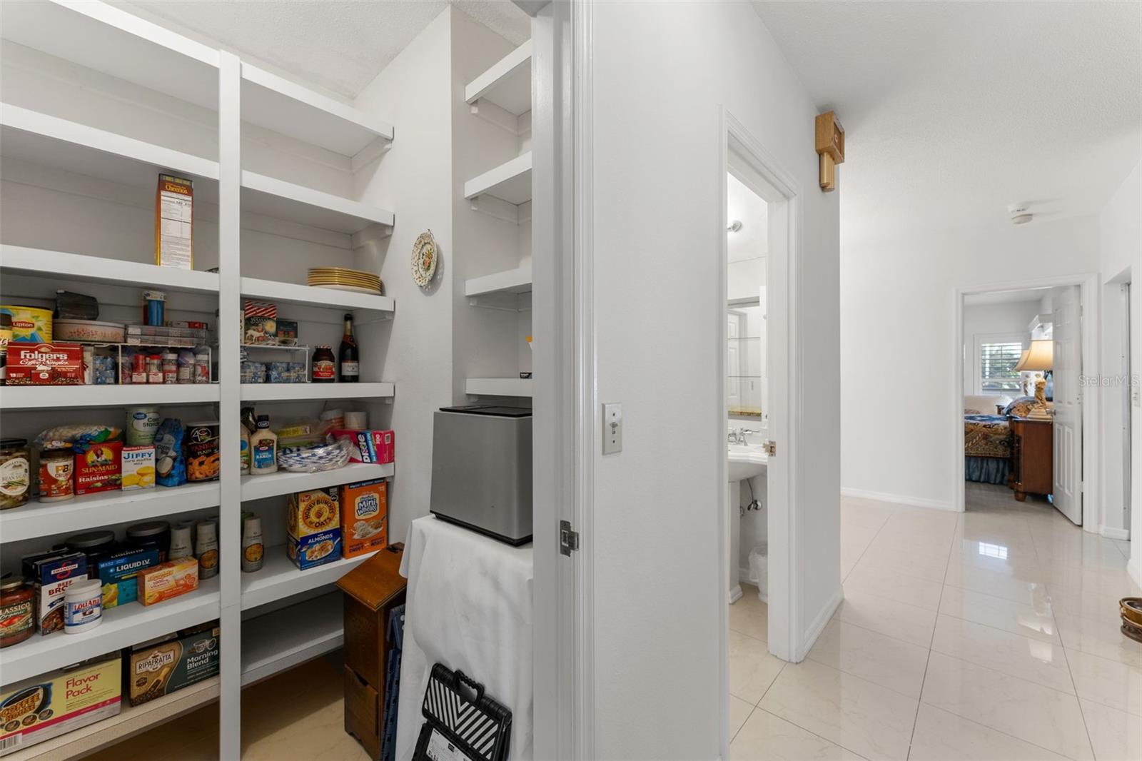 966 N DORAL LN — photo 25