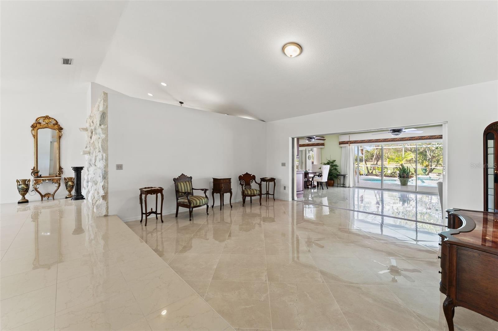 966 N DORAL LN — photo 18