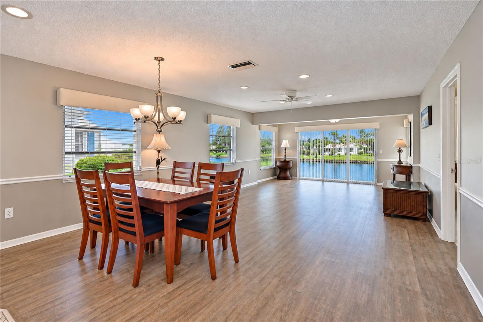 4605 LEXINGTON CIR — photo 4