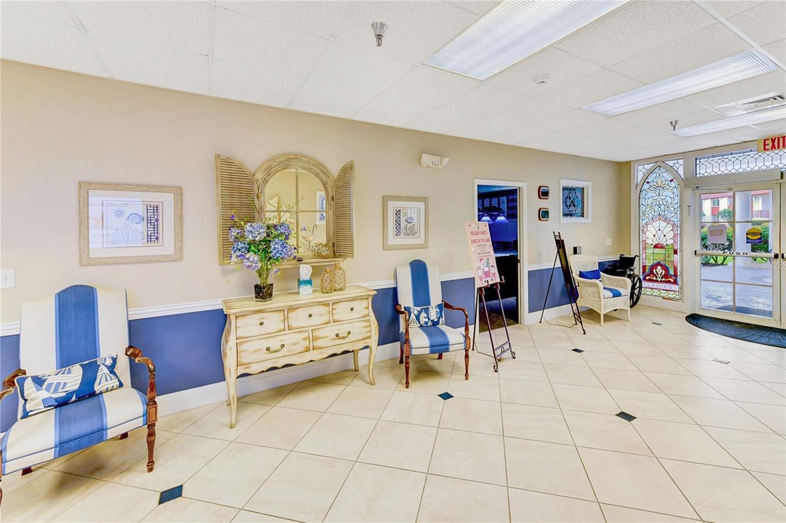 4605 LEXINGTON CIR — photo 38