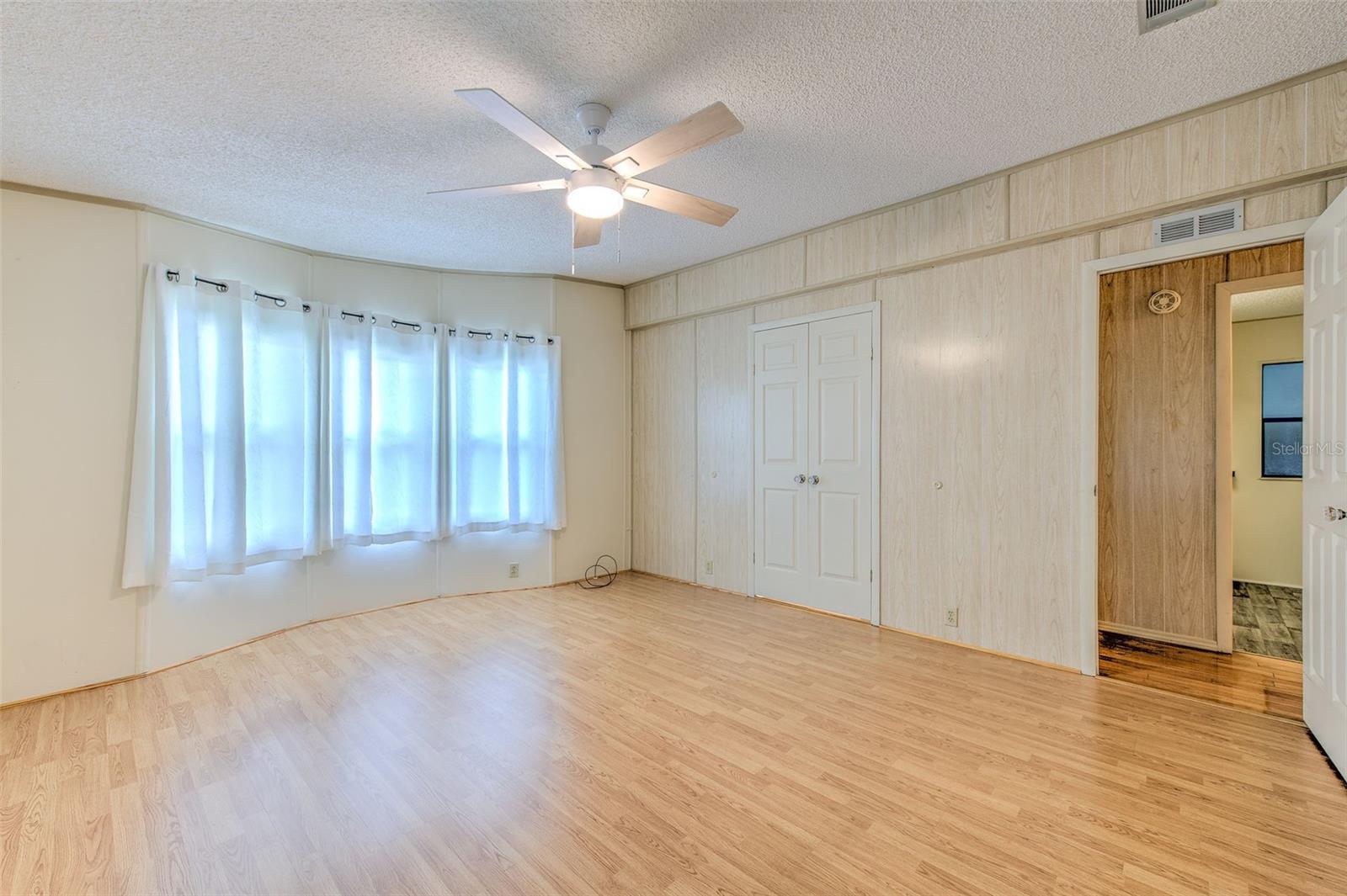 35207 MAKENZIE ST — photo 32
