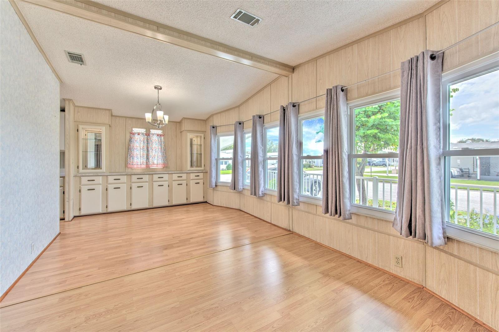 35207 MAKENZIE ST — photo 16