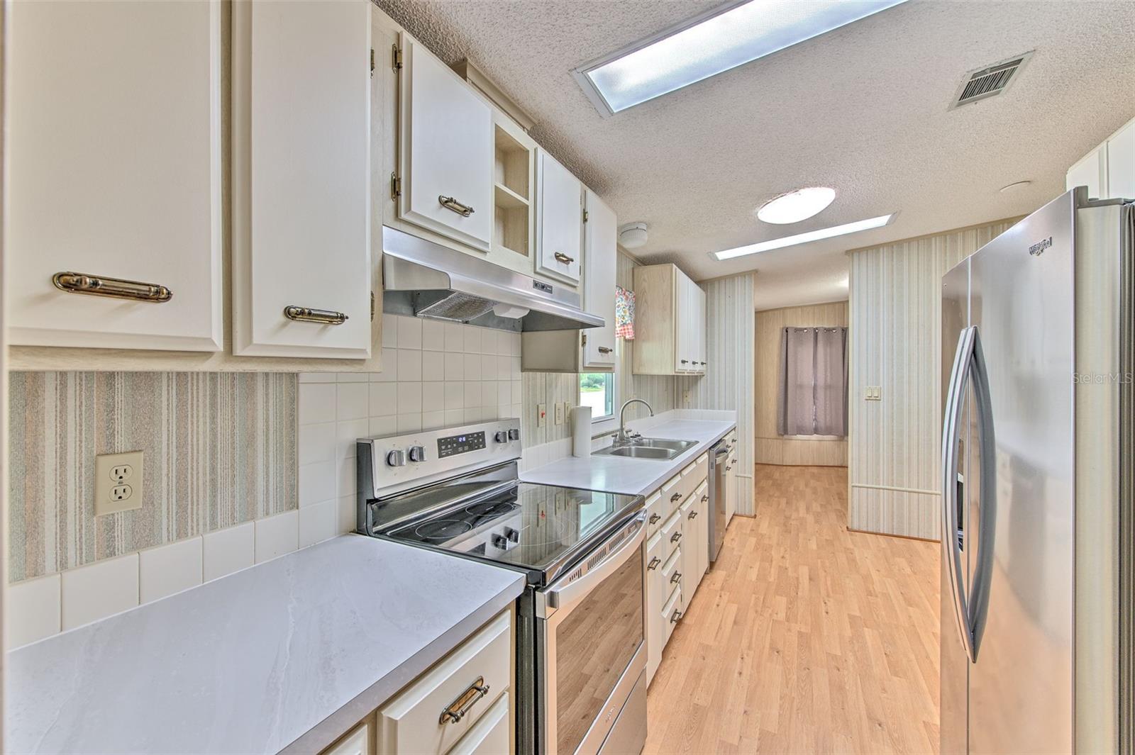 35207 MAKENZIE ST — photo 19