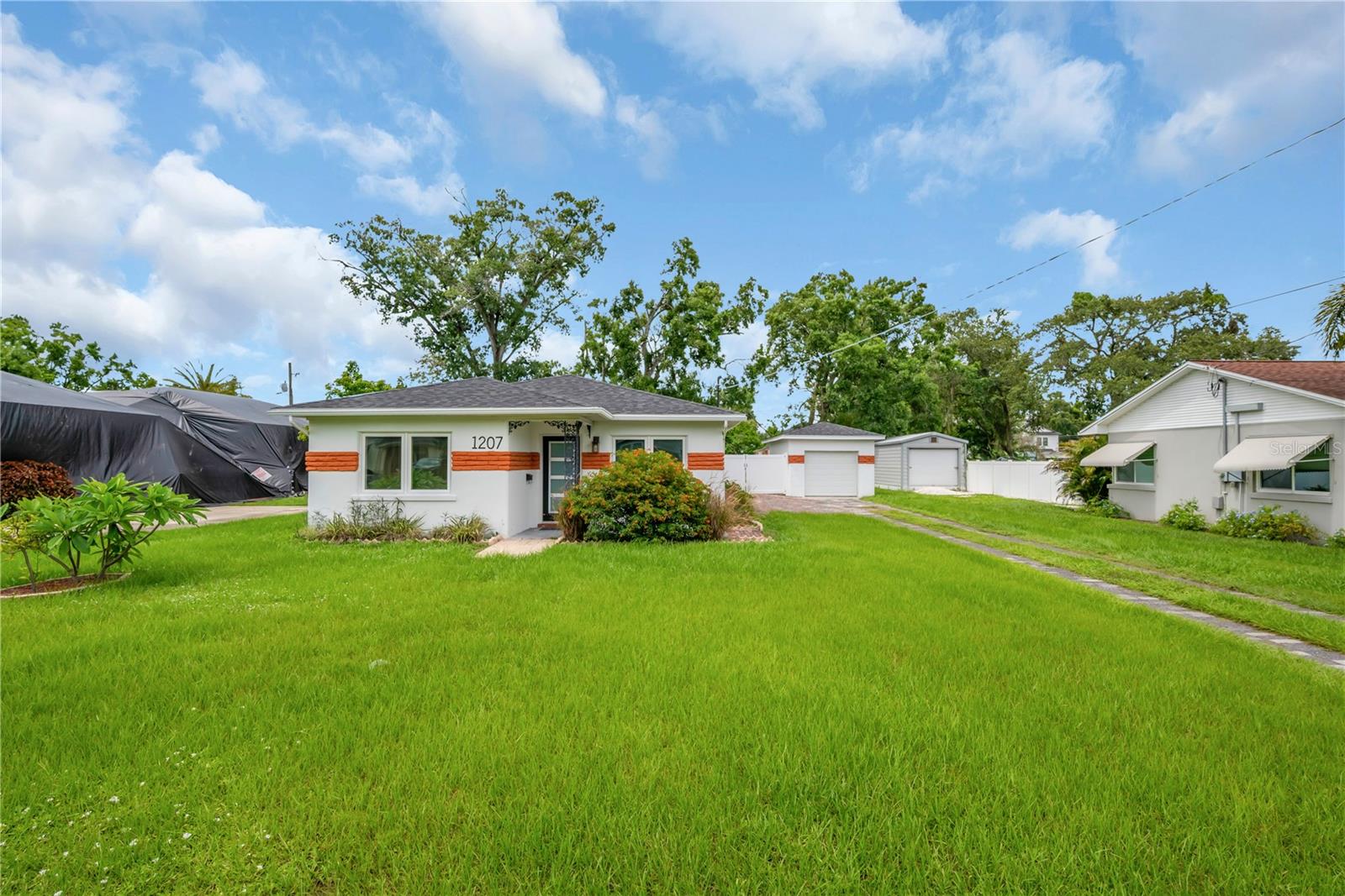 1207 W ADALEE ST — photo 3