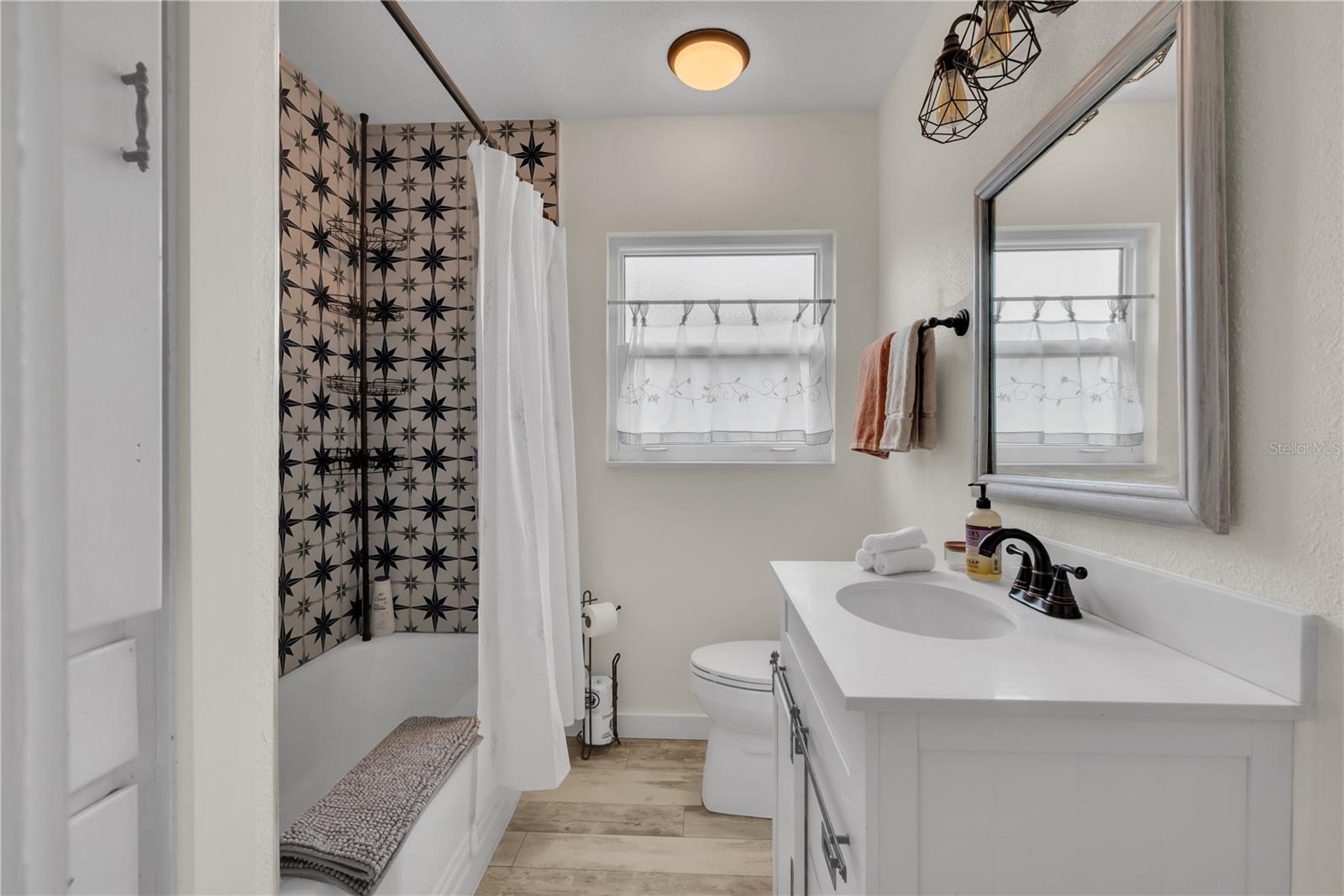 1207 W ADALEE ST — photo 9