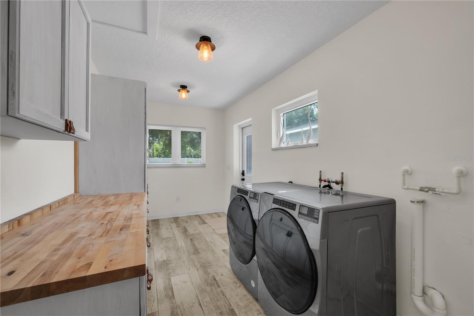 1207 W ADALEE ST — photo 15