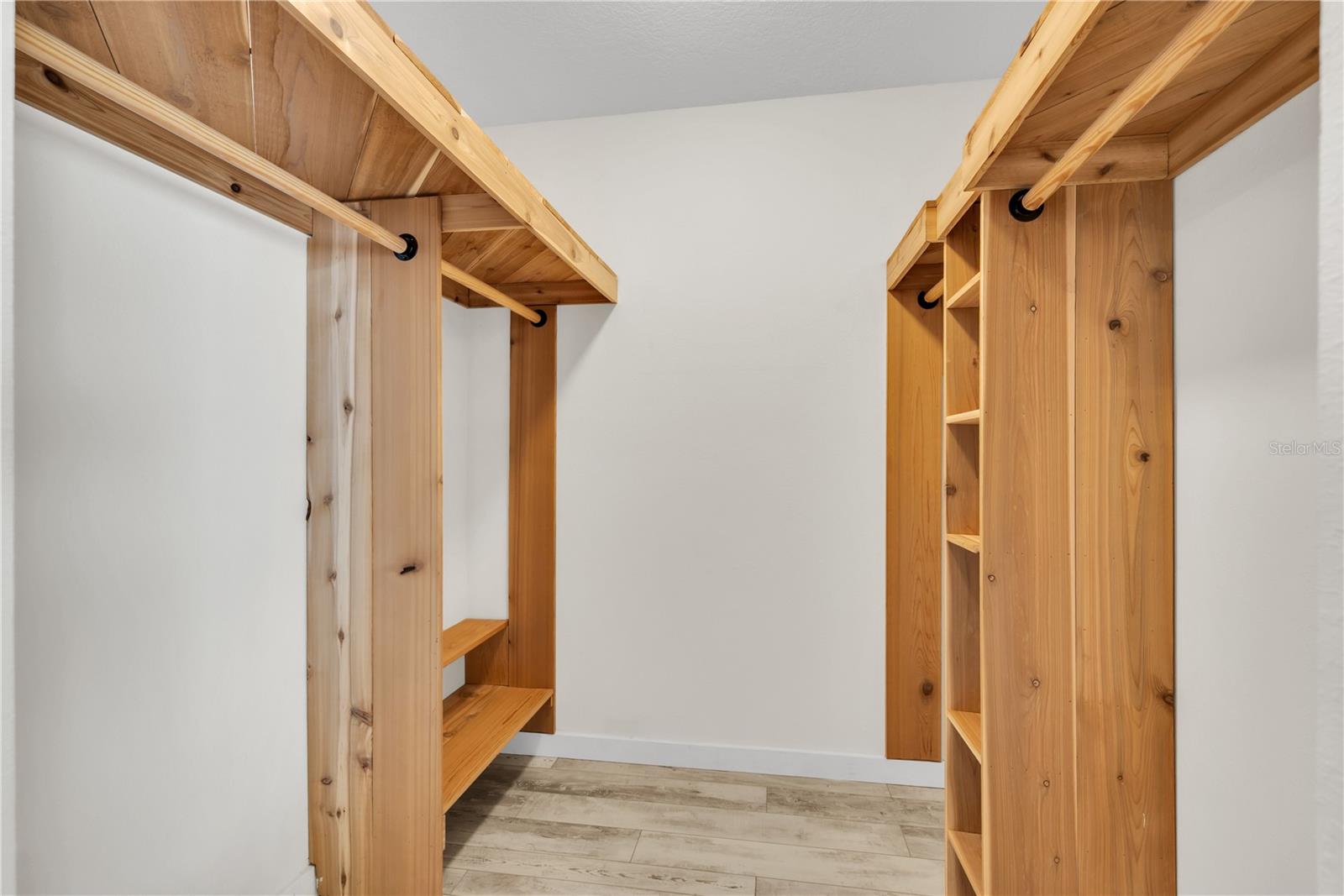 1207 W ADALEE ST — photo 13