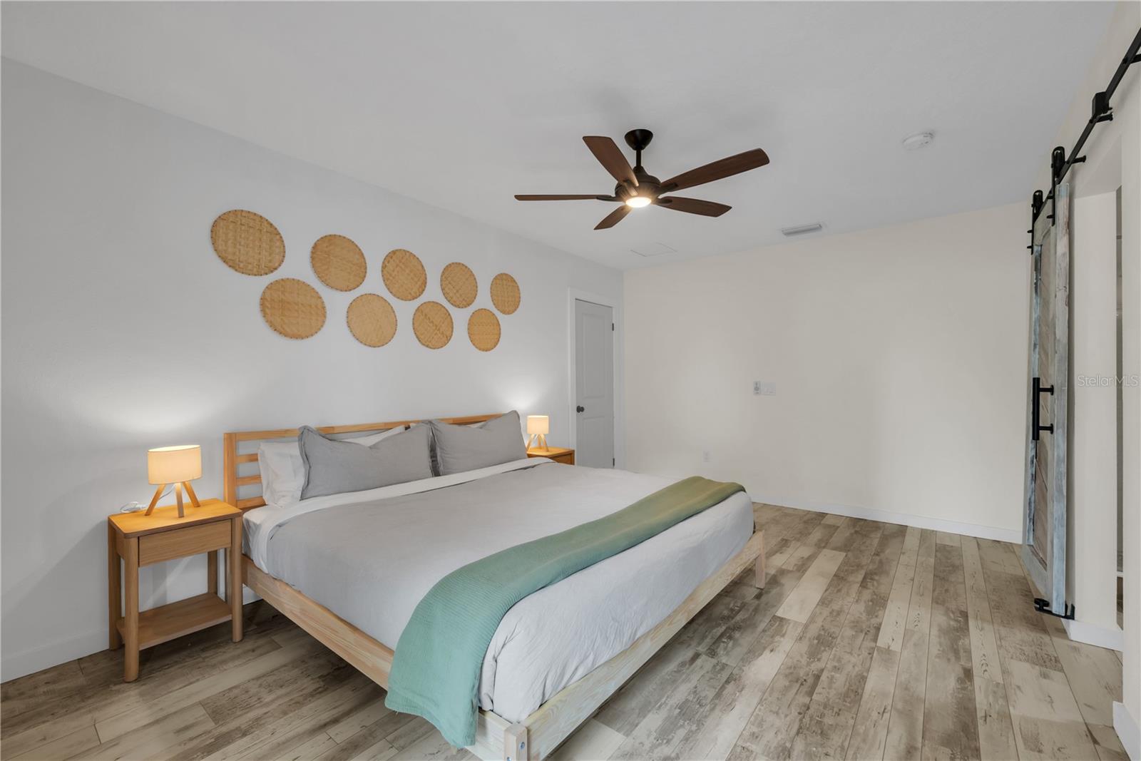 1207 W ADALEE ST — photo 12