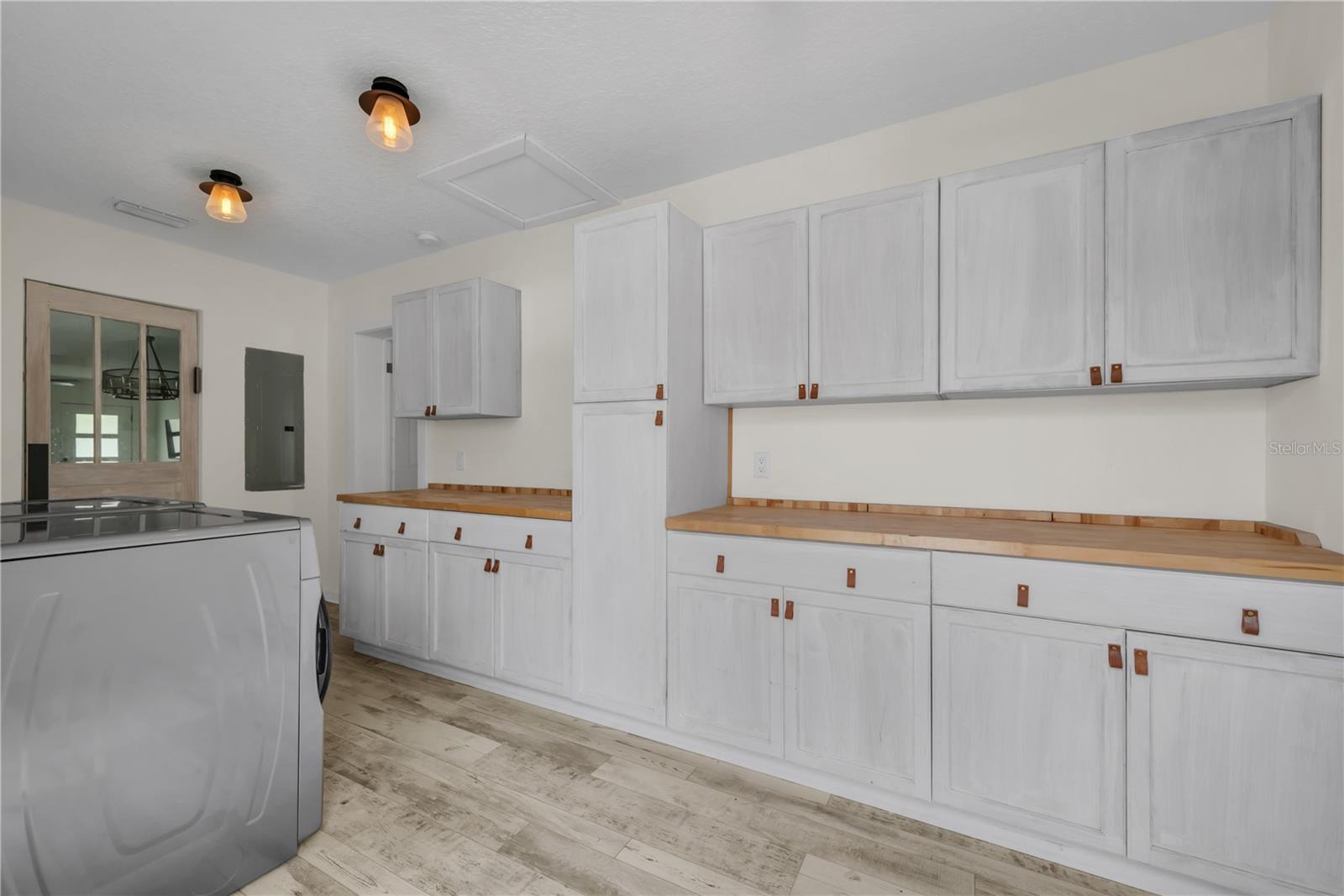 1207 W ADALEE ST — photo 16