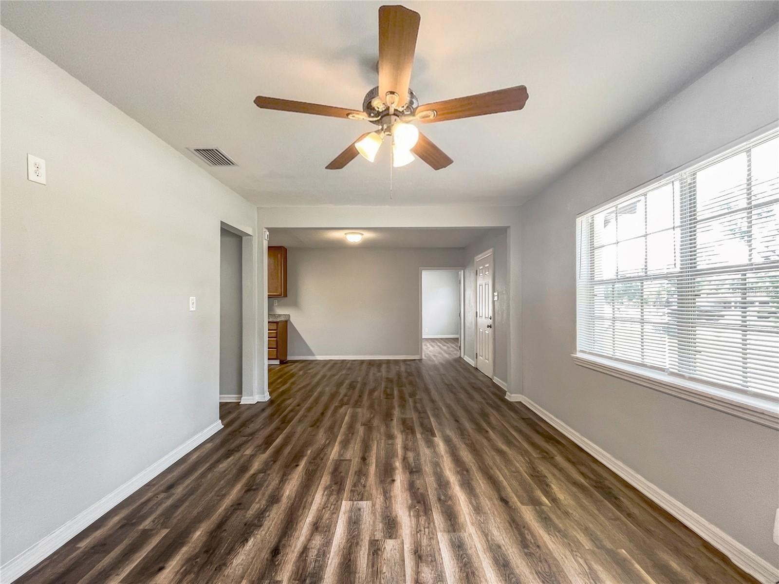 4523 DOLPHIN DR — photo 4