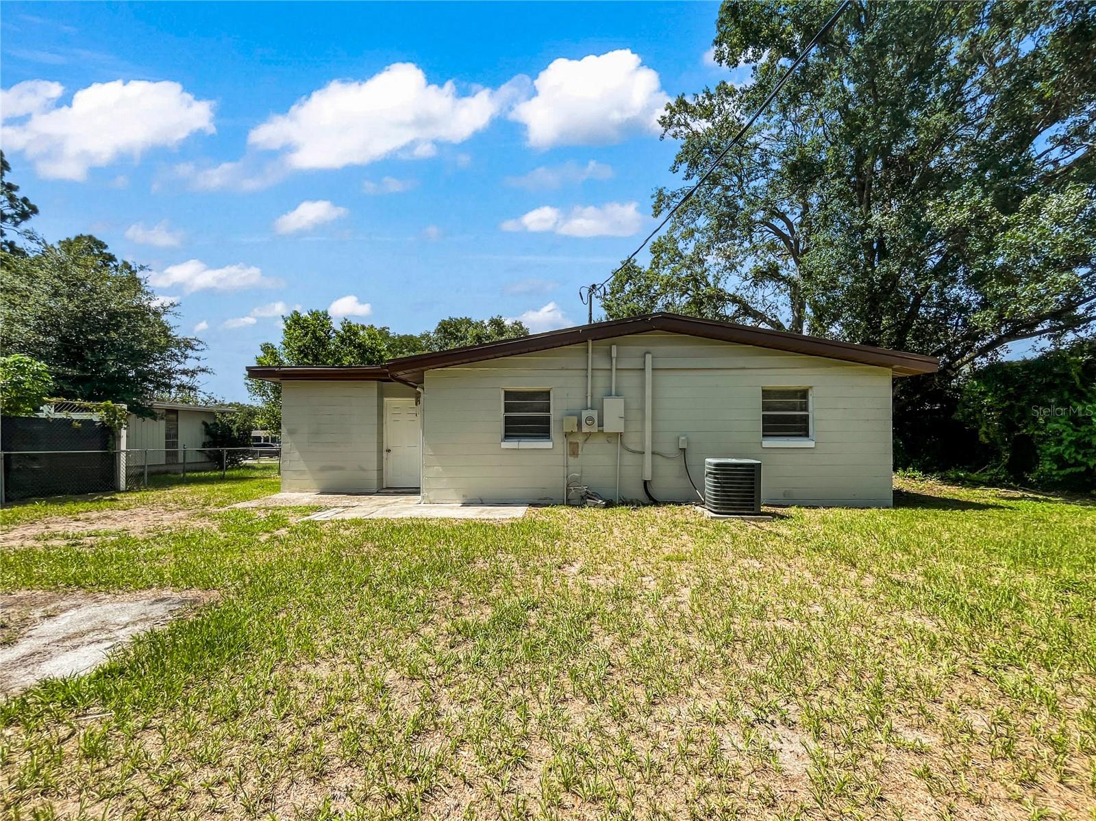 4523 DOLPHIN DR — photo 15