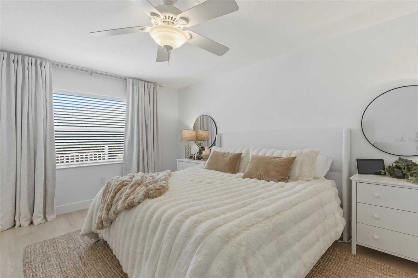 4642 SAINT LAWRENCE DR — photo 15