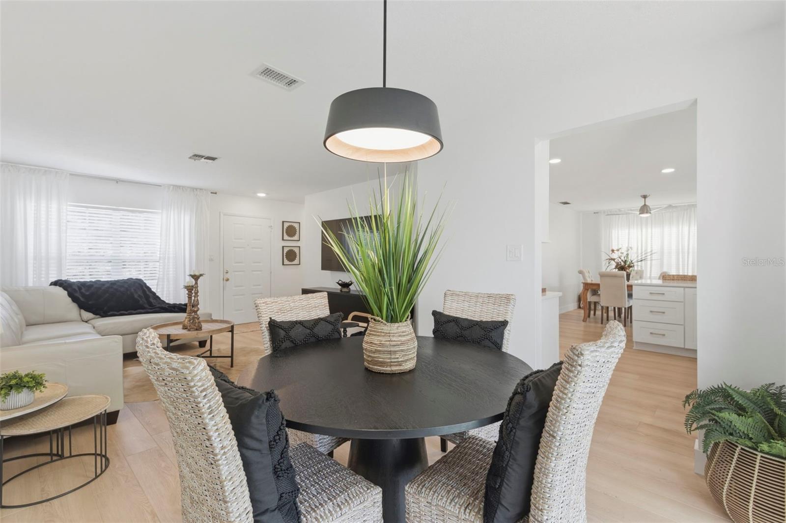 4642 SAINT LAWRENCE DR — photo 8