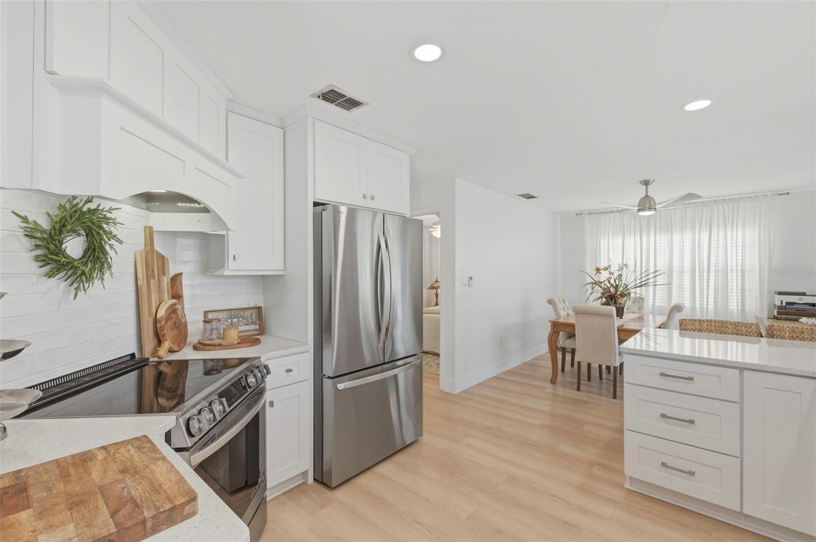 4642 SAINT LAWRENCE DR — photo 3