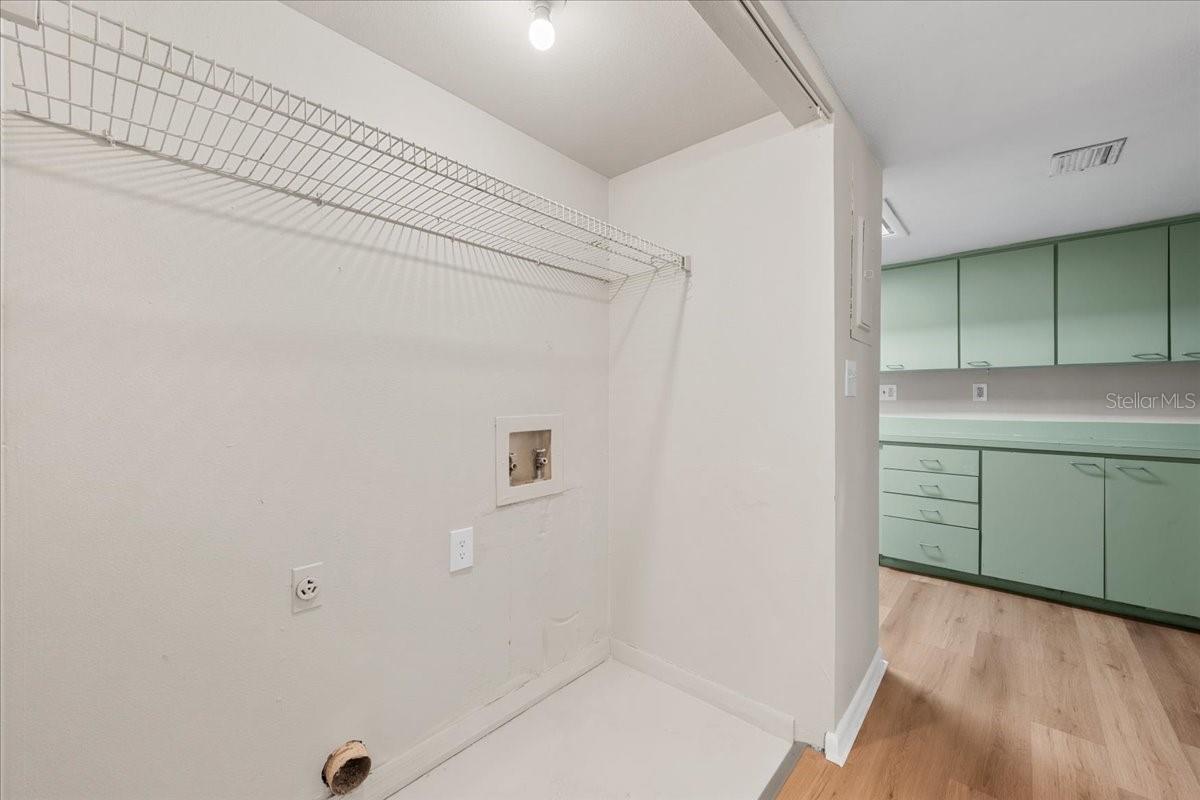 7903 CEDAR DR — photo 15