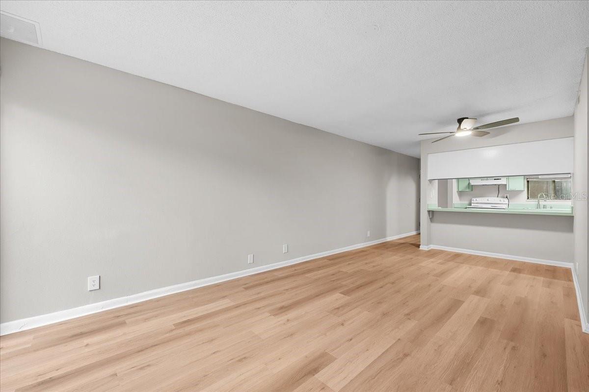 7903 CEDAR DR — photo 6