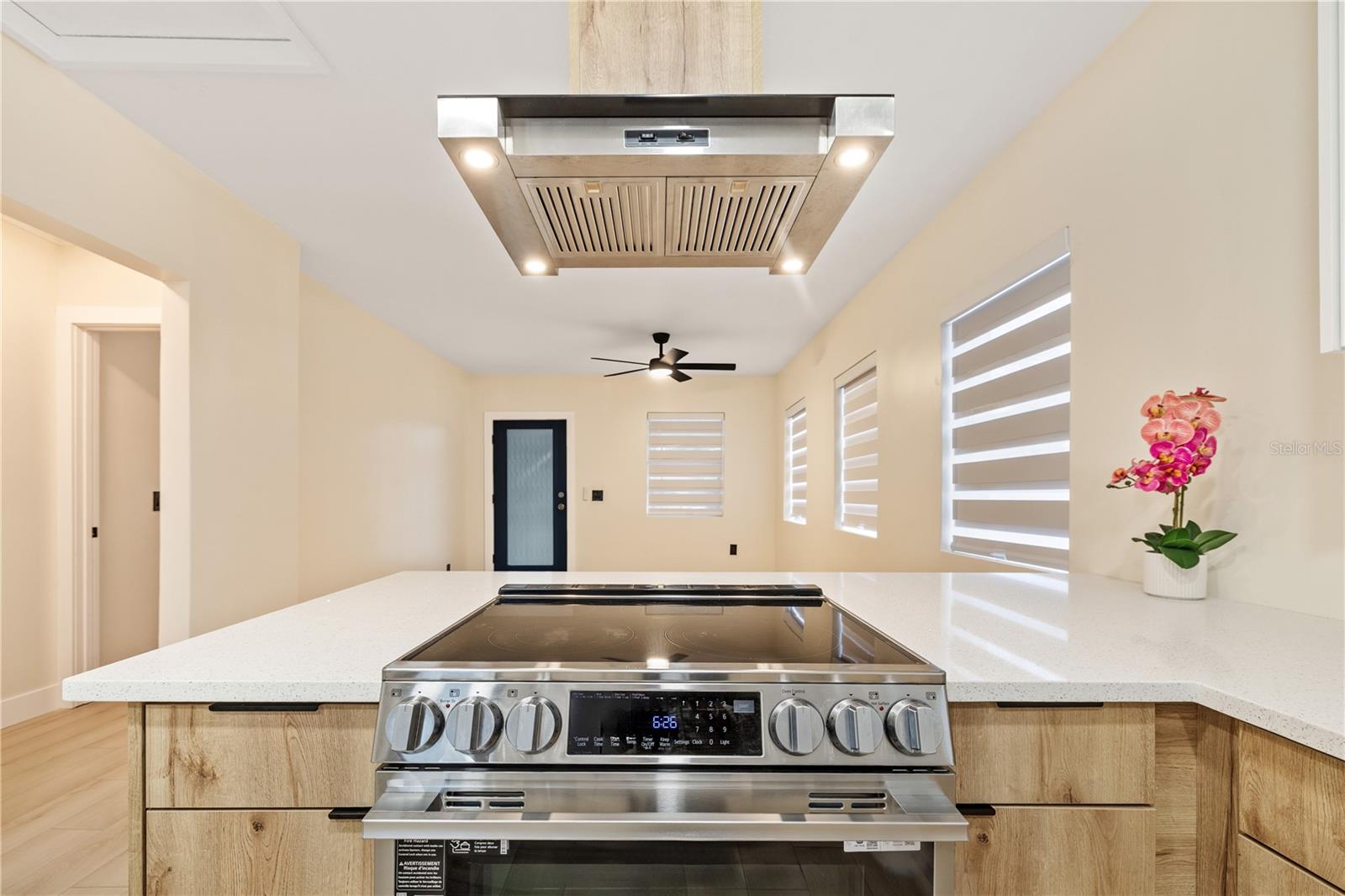 6910 N BREVARD AVE — photo 10