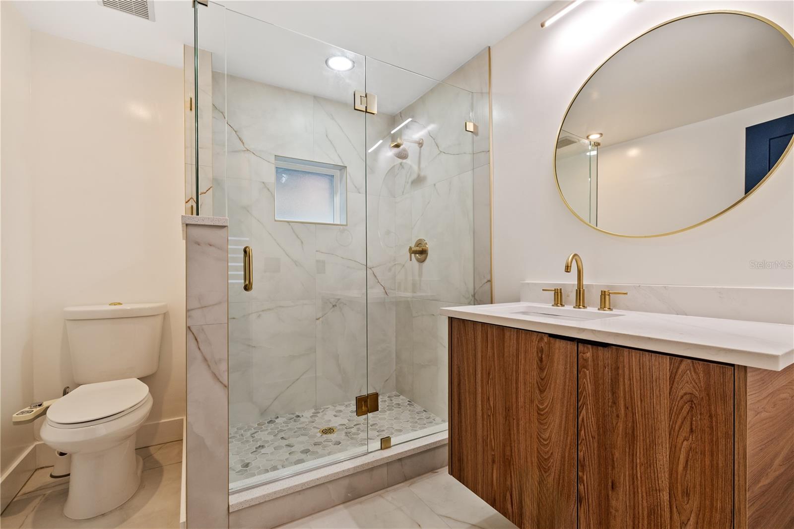 6910 N BREVARD AVE — photo 15