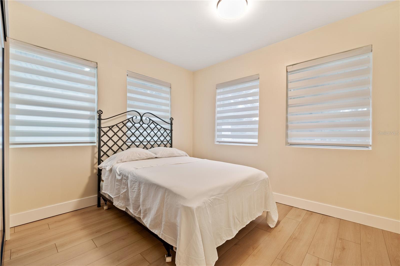 6910 N BREVARD AVE — photo 17