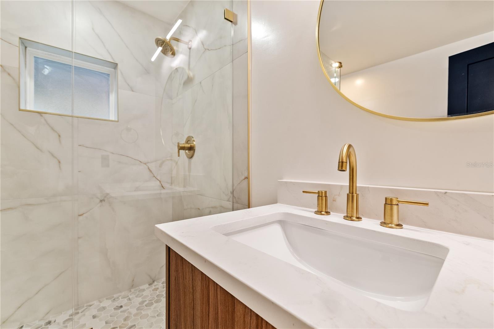 6910 N BREVARD AVE — photo 14