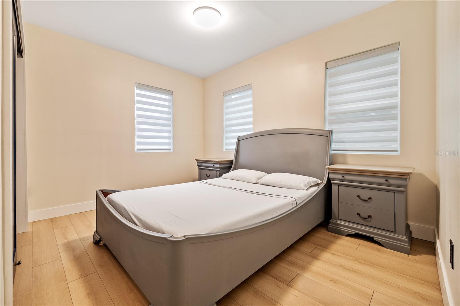 6910 N BREVARD AVE — photo 12