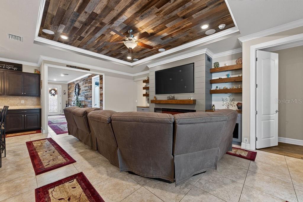 18431 CORTES CREEK BLVD — photo 9