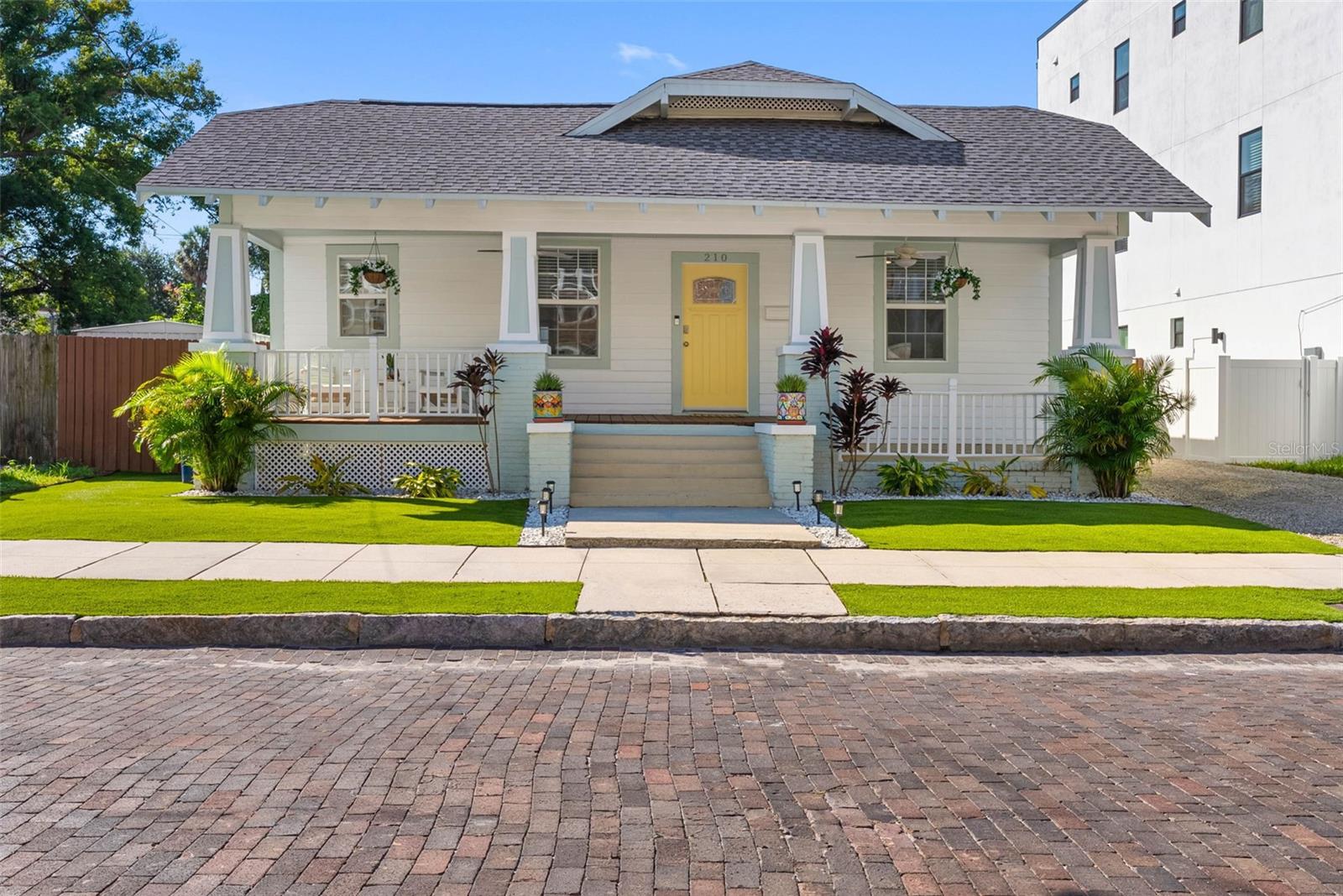 210 W EUCLID AVE — photo 39