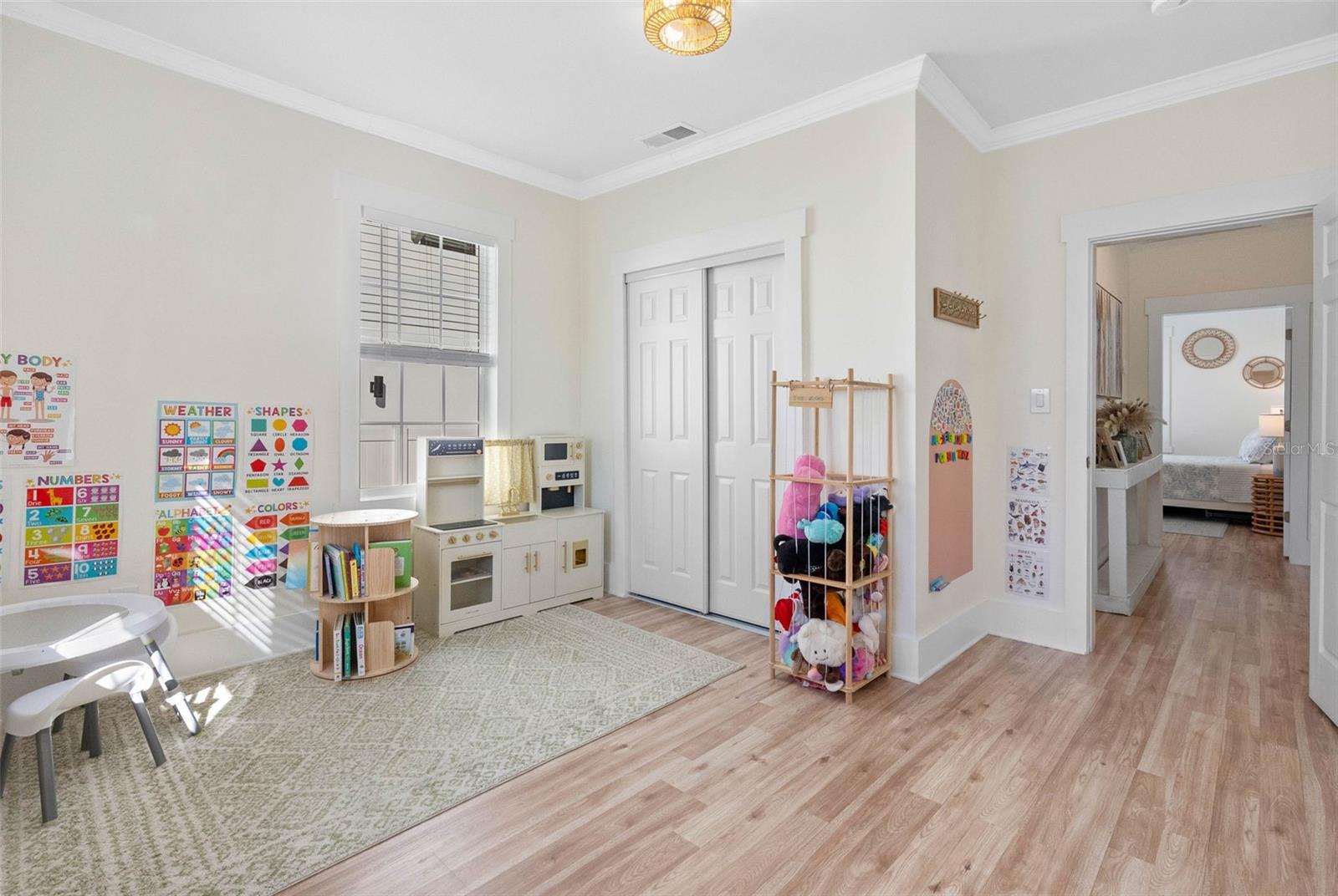210 W EUCLID AVE — photo 22
