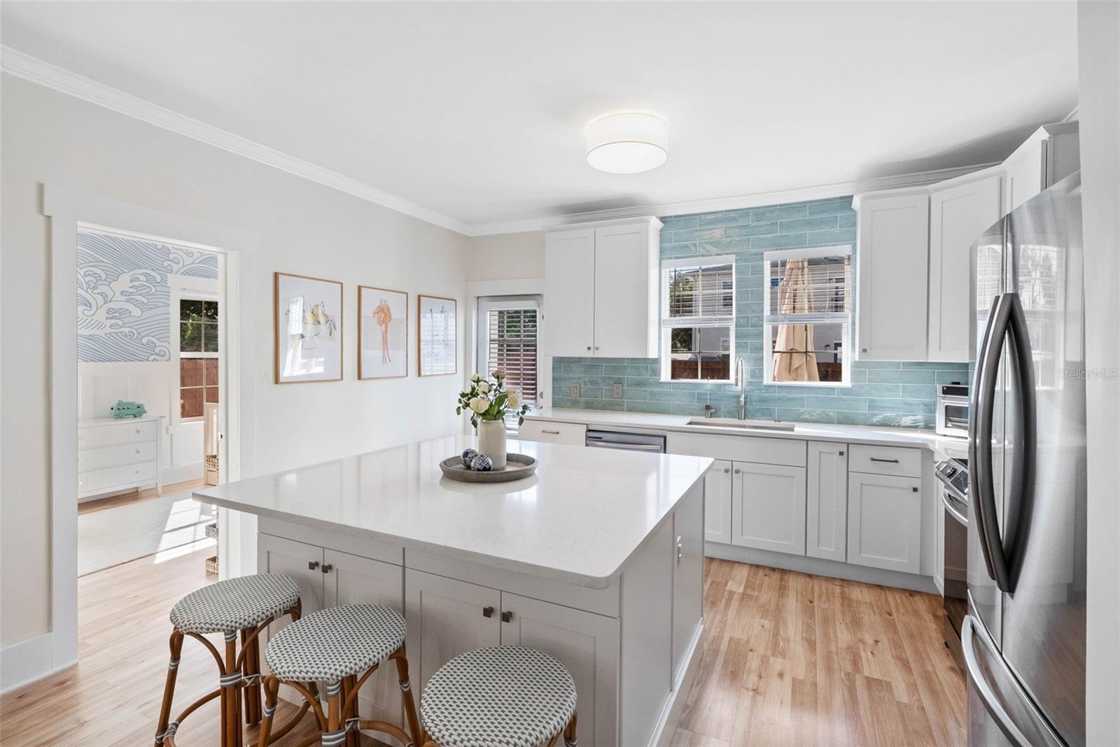 210 W EUCLID AVE — photo 10