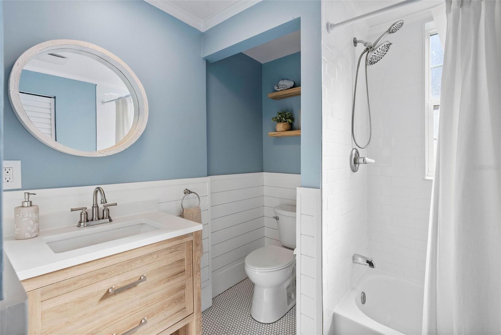 210 W EUCLID AVE — photo 17