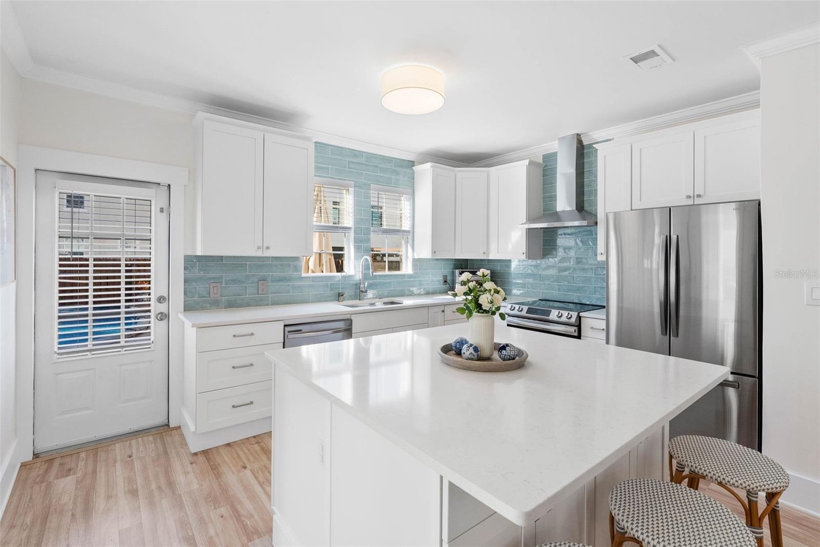 210 W EUCLID AVE — photo 11
