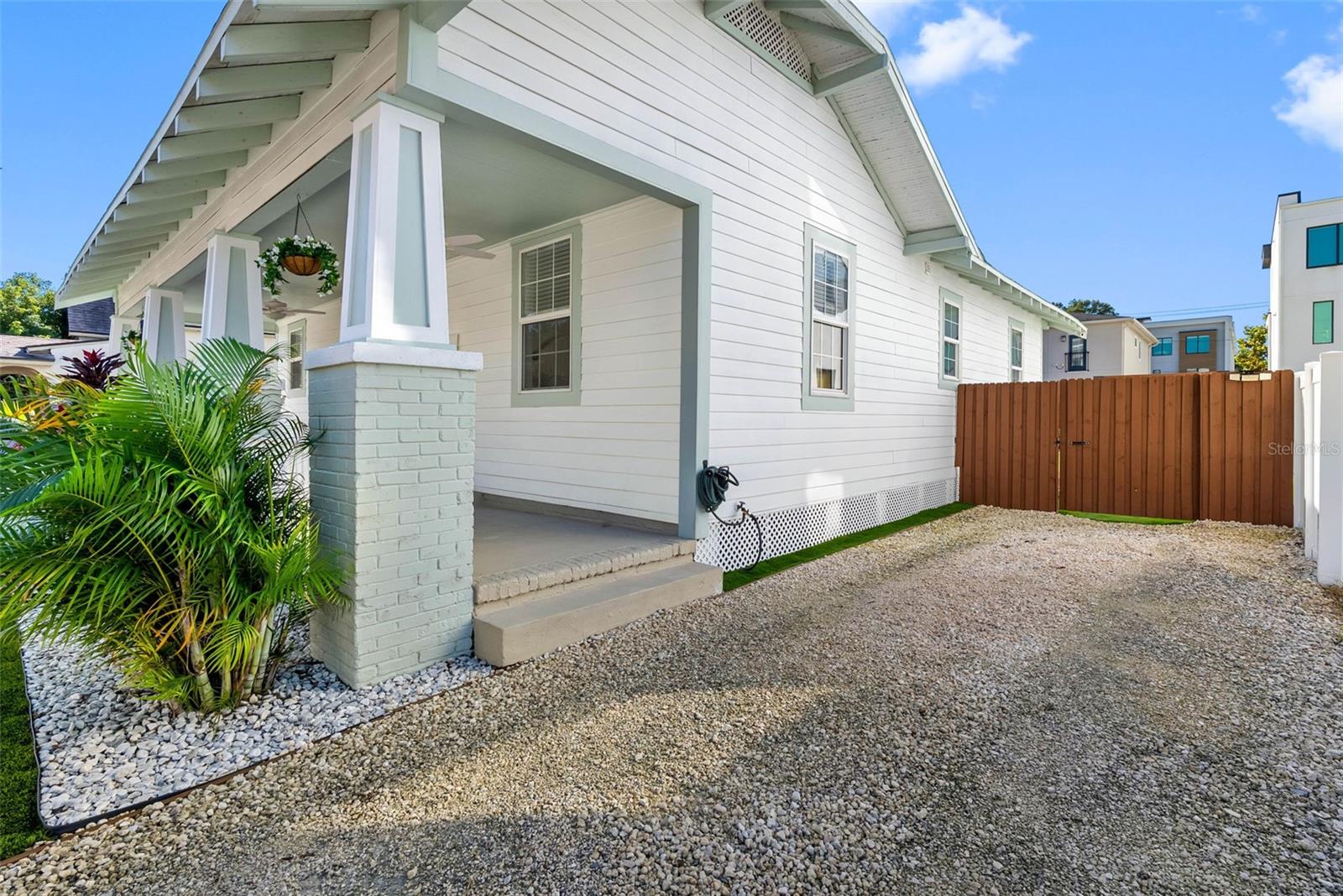 210 W EUCLID AVE — photo 40