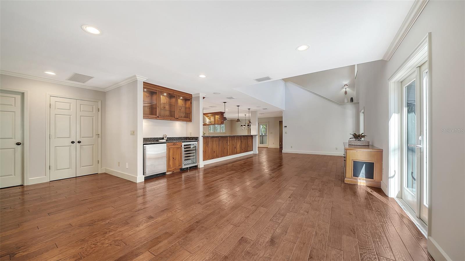 1695 HYDE PARK ST — photo 10
