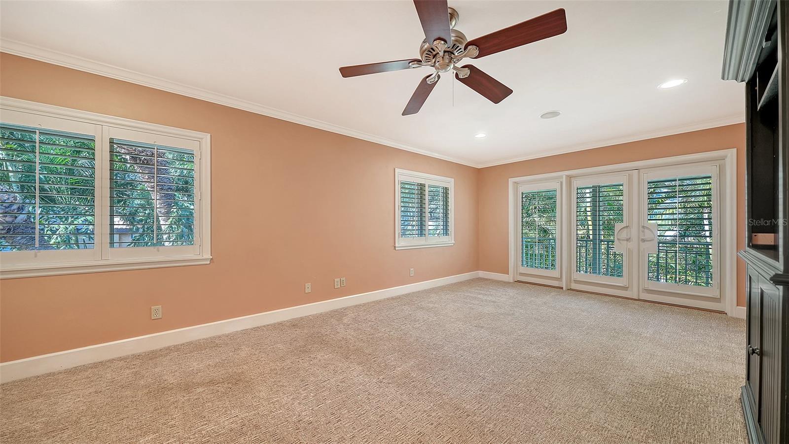 1695 HYDE PARK ST — photo 30