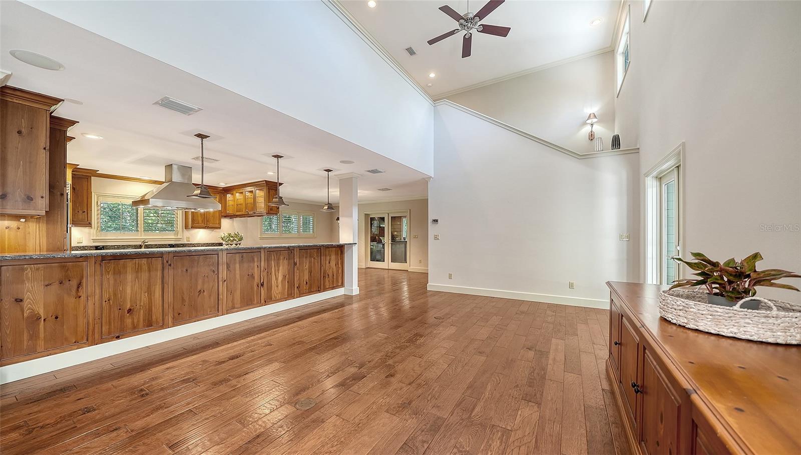 1695 HYDE PARK ST — photo 13