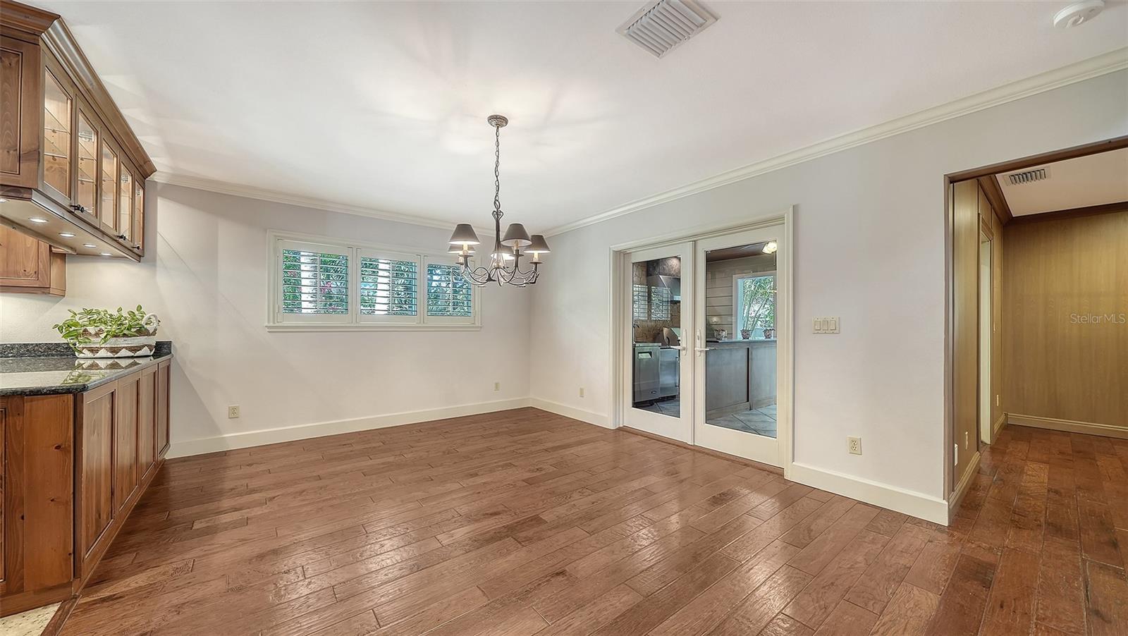 1695 HYDE PARK ST — photo 24