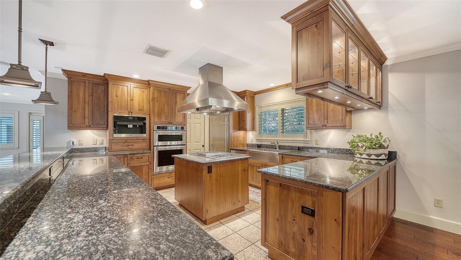 1695 HYDE PARK ST — photo 18