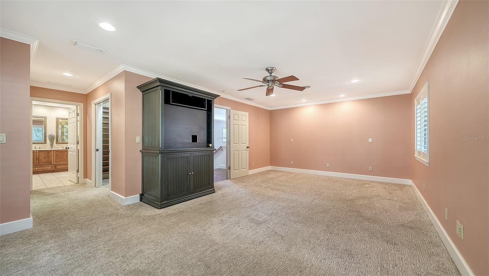 1695 HYDE PARK ST — photo 32