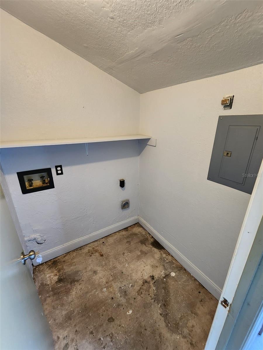 9563 LYNN LN #B — photo 16