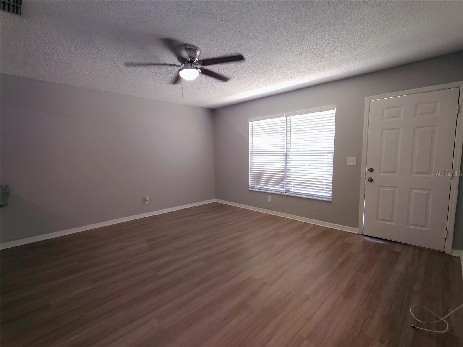 9563 LYNN LN #B — photo 5