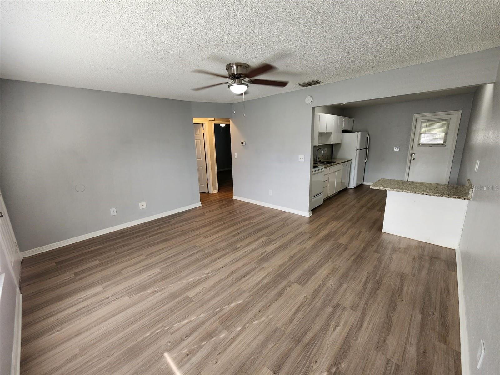 9563 LYNN LN #B — photo 4