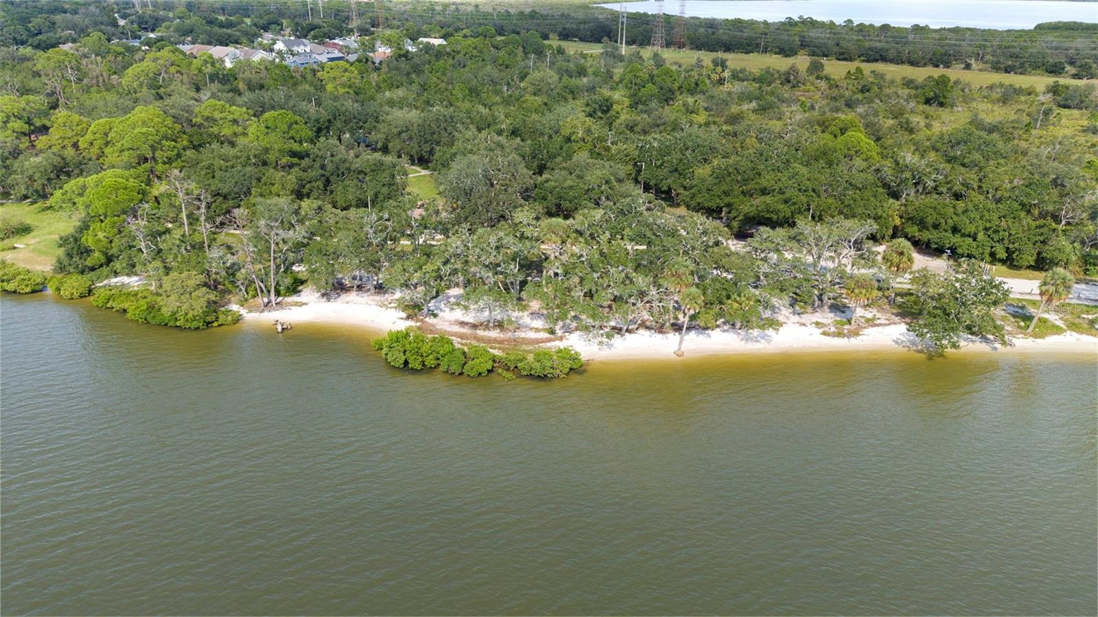 600 SHORE DR E — photo 50