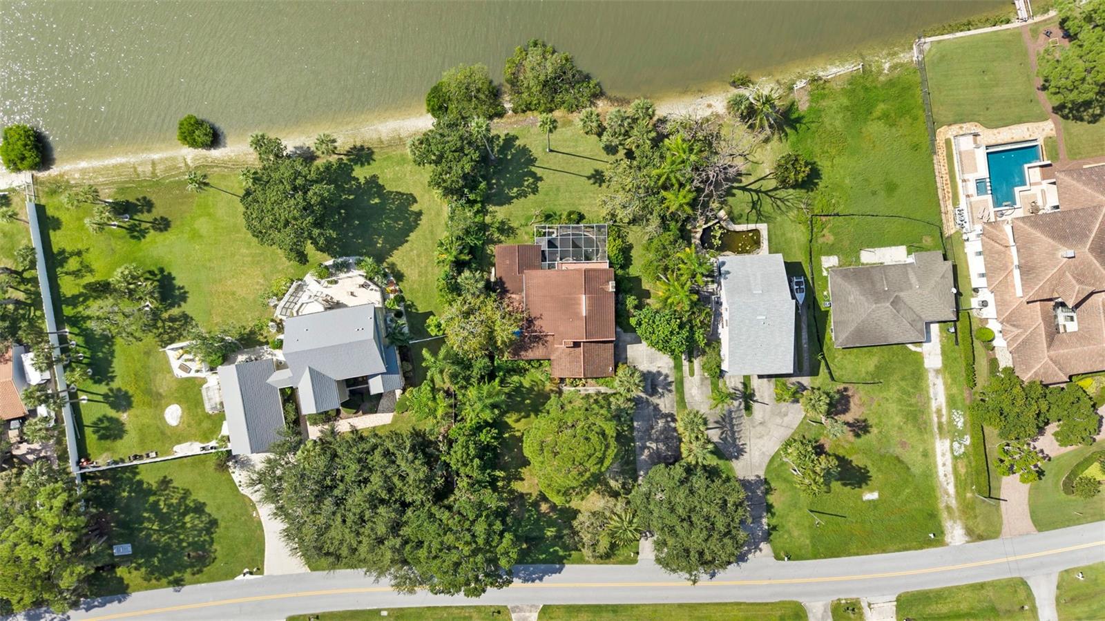600 SHORE DR E — photo 15