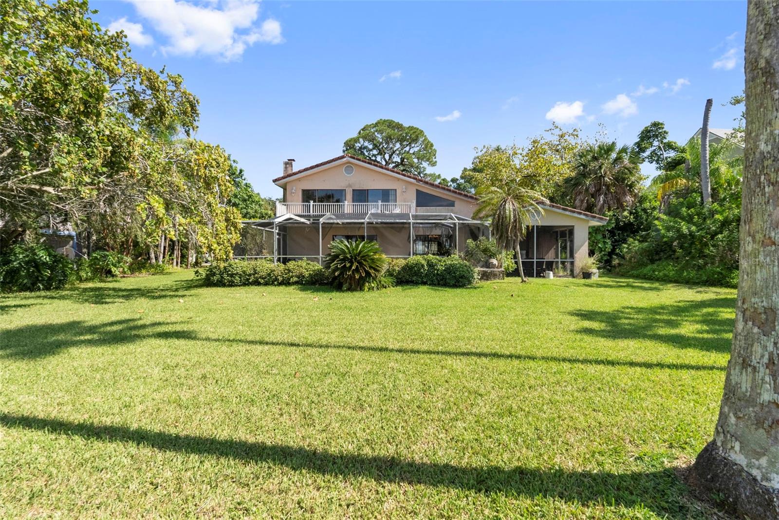 600 SHORE DR E — photo 16
